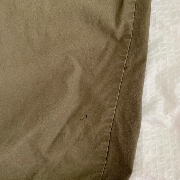 Joe Fresh Women's Capris. Size 12. Khaki colour - Picture 4 of 4